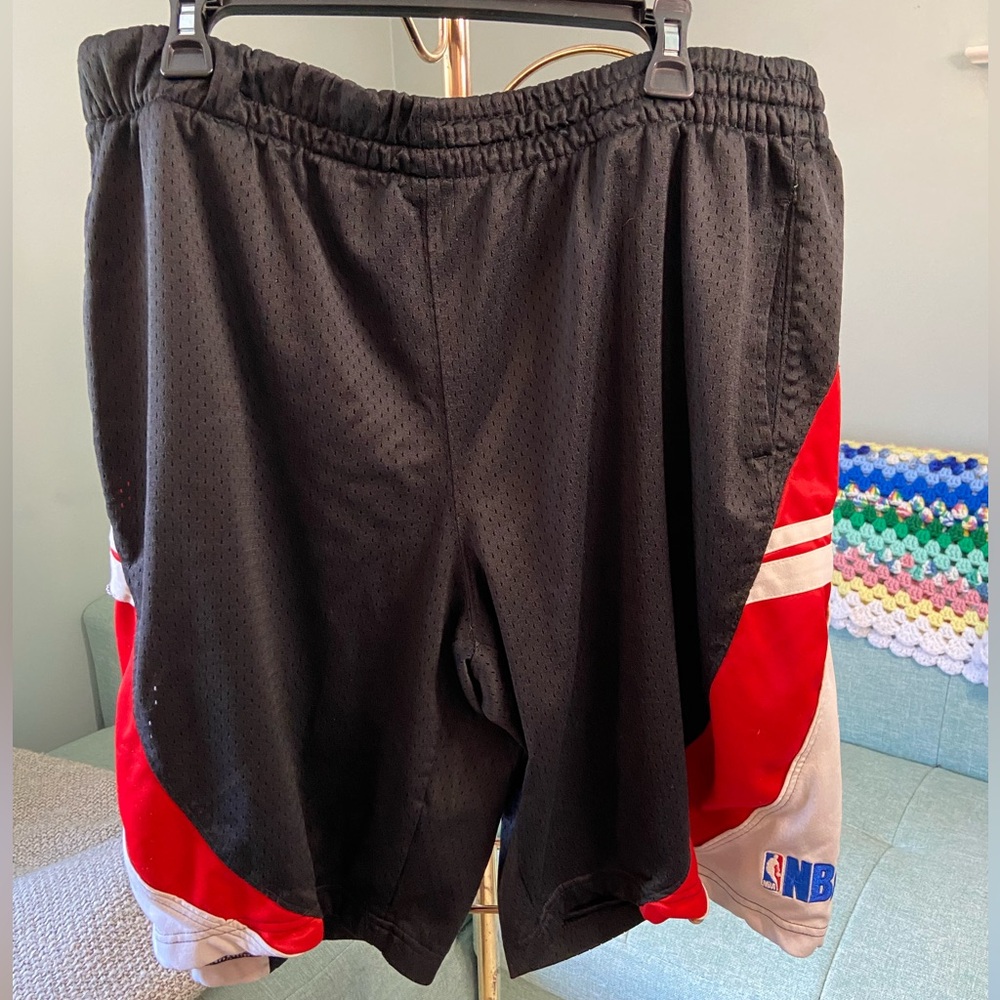 Men’s NBA Basketball Red Black White Shorts XL
